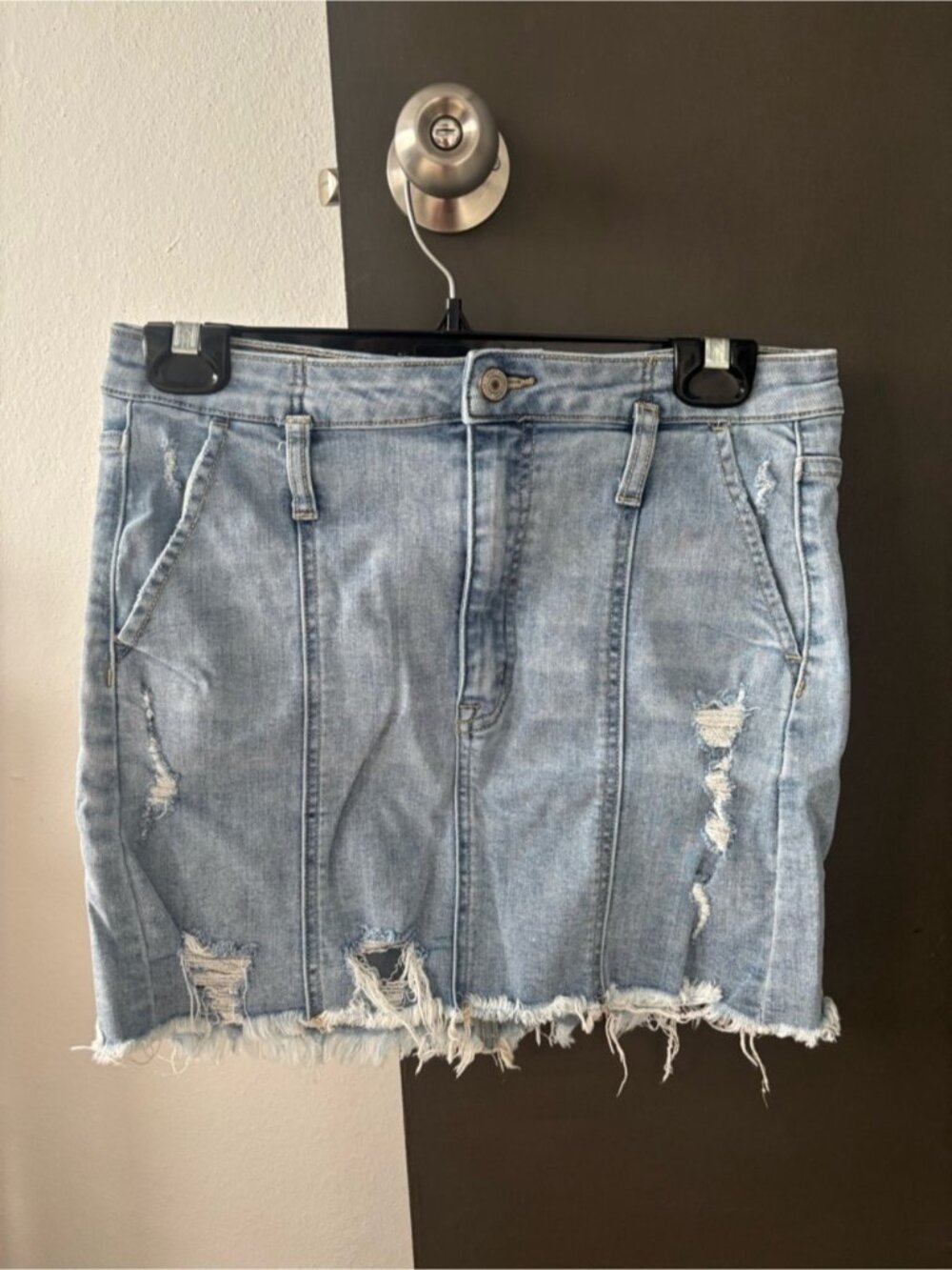 Vervet Distressed Denim Mini Skirt - Light Wash - Size Medium